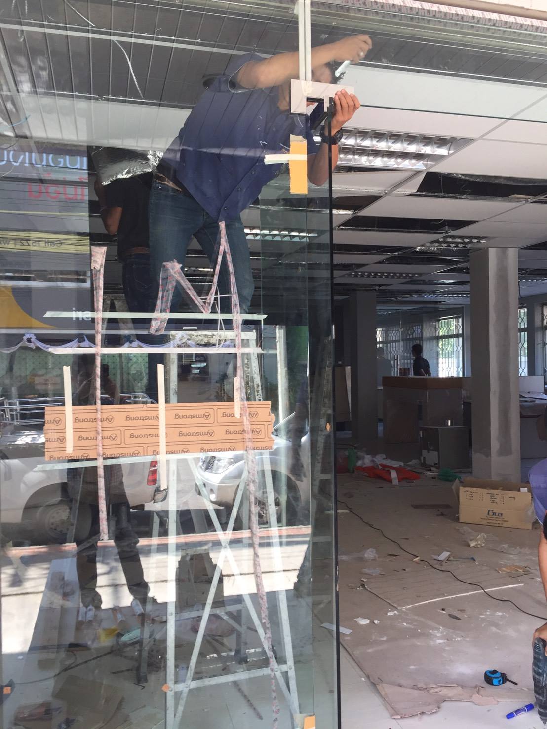 ติดตั้ง กระจกเทมเปอร์ ธนาคารกรุงเทพ สาขาแม่ฮ่องสอน