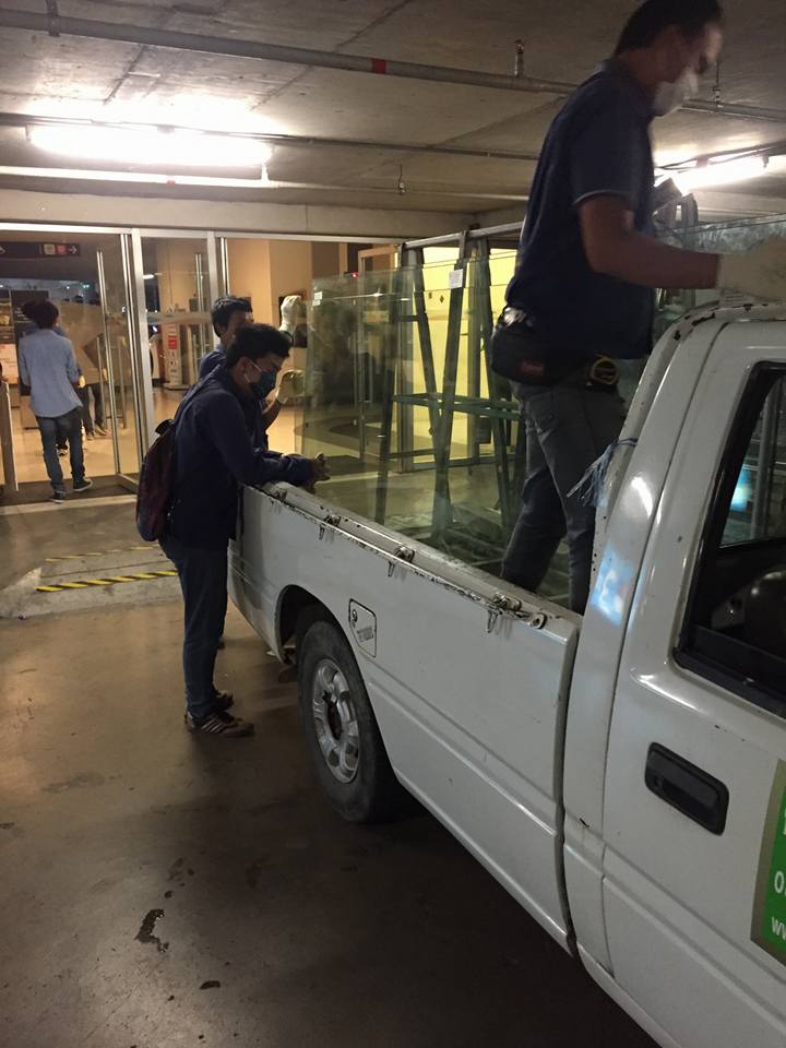 กระจกนิรภัยเทมเปอร์ หนา 12 มิลลิเมตร ​central festival