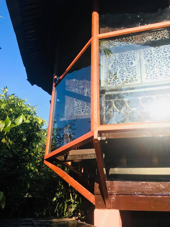 ผลงานติดตั้ง กระจก มุ้งลวด อลูมิเนียมลายไม้