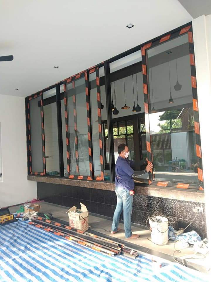 งานหน้าต่าง​ บานยูโร​