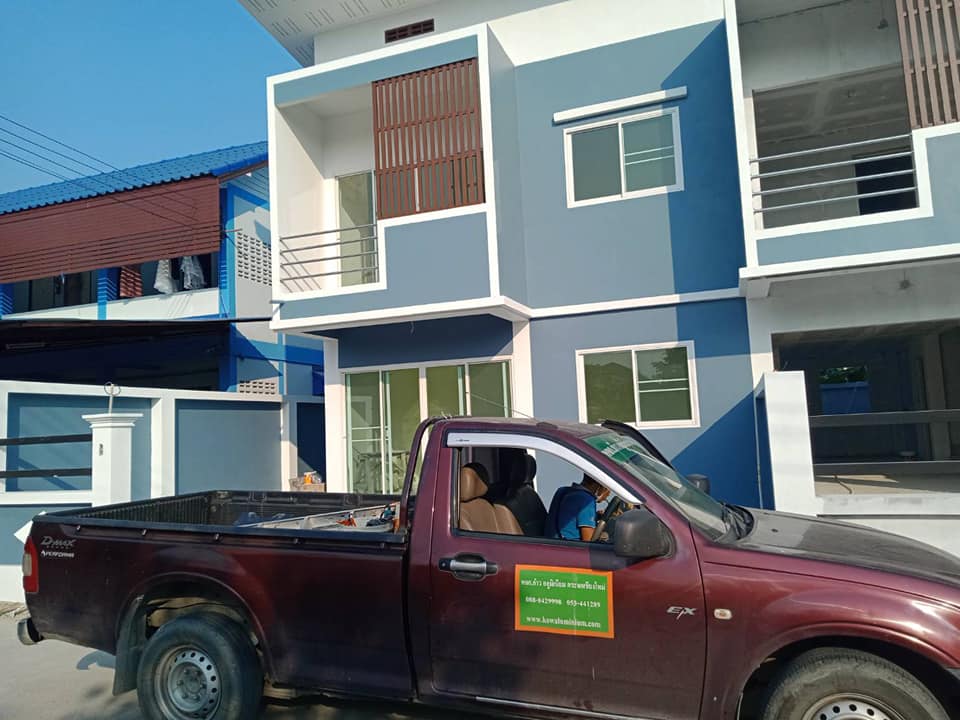 ติดตั้งประตูบานเลื่อน หน้าต่างบานเลื่อน อลูมิเนียมอบขาว​ กระจกใสเขียว