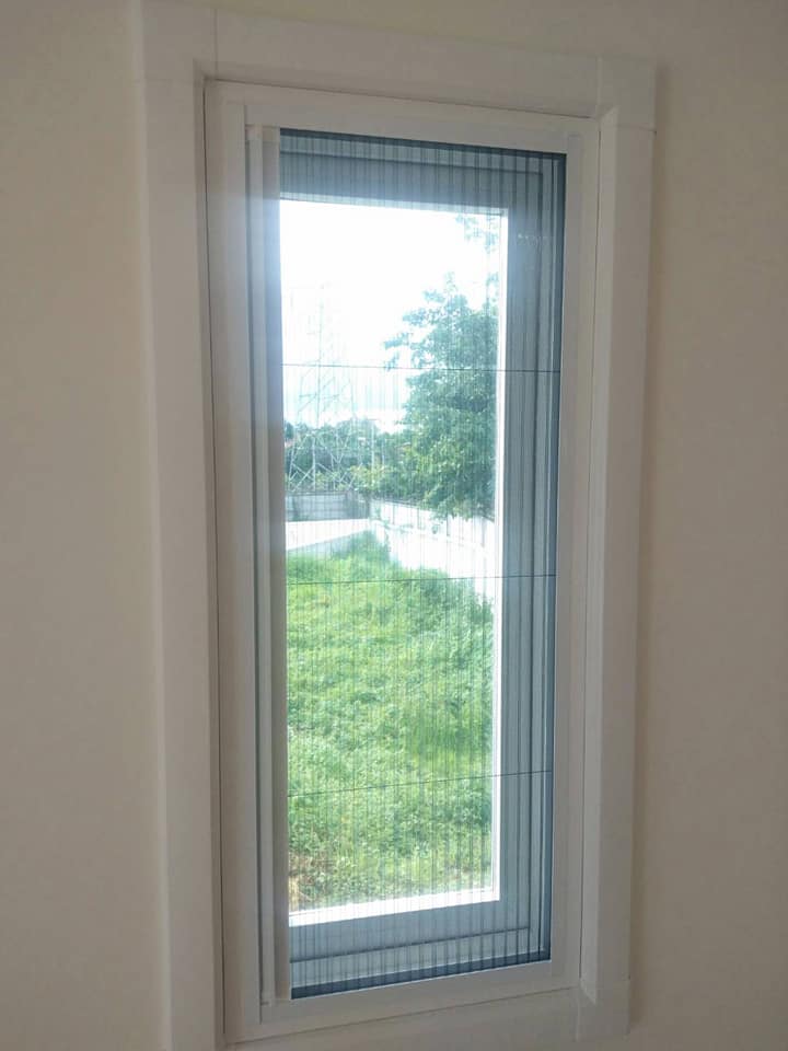 งานติดตั้งชุดประตู หน้าต่างบานเลื่อน กระจกกั้นห้อง